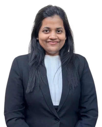 Adv. Valentina Fernandes